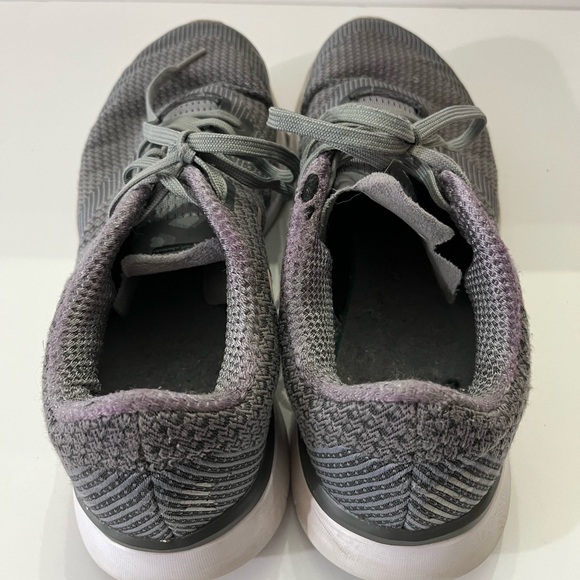 Under Armour Charged Lighting Women's Athletic Shoes in Gray and Pink Size 10 - Picture 3 of 7